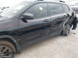 2021 Jeep Cherokee Latitude Lux с VIN 1C4PJLMX5MD149992, выставлен на аукционе IAAI как лот 42123996 с пробегом Не указан миль и . История ставок и продаж доступна на DreamBid. Изображение 6.