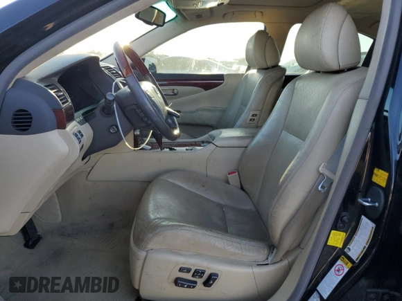2012 Lexus LS 460 z VIN JTHCL5EF5C5012732, wystawiony jako Copart lot #42987625 z przebiegiem 131 078 mil mil oraz Szkoda całkowita • Salvage title. Historia ofert i sprzedaży dostępna na DreamBid. Obrazek 7.