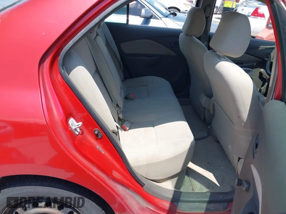 2009 Toyota Yaris z VIN JTDBT903791320843, wystawiony jako IAAI lot #42390510 z przebiegiem 331 439 mil mil oraz . Historia ofert i sprzedaży dostępna na DreamBid. Obrazek 8.
