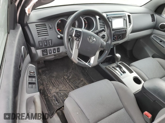 2015 Toyota Tacoma z VIN 3TMLU4EN0FM170751, wystawiony jako Copart lot #85368854 z przebiegiem 92 689 mil mil oraz Szkoda całkowita • Salvage title. Historia ofert i sprzedaży dostępna na DreamBid. Obrazek 8.
