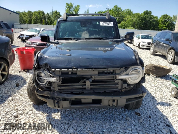2021 Ford Bronco z VIN 1FMDE5APXMLA63439, wystawiony jako Copart lot #58100614 z przebiegiem 42 973 mil mil oraz Szkoda całkowita • Salvage title. Historia ofert i sprzedaży dostępna na DreamBid. Obrazek 5.