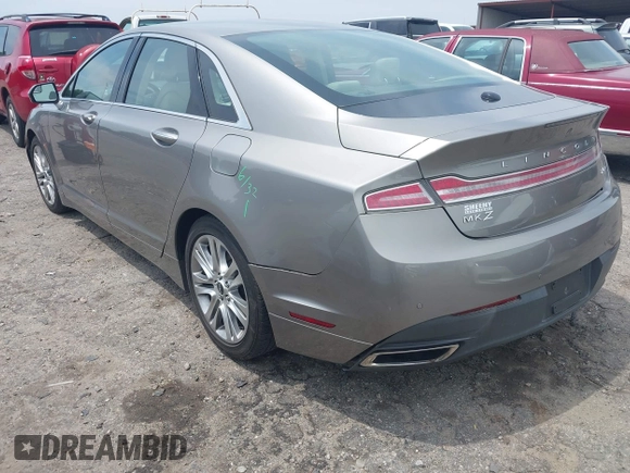 2016 Lincoln MKZ z VIN 3LN6L2G90GR621326, wystawiony jako IAAI lot #42375905 z przebiegiem 56 169 mil mil oraz . Historia ofert i sprzedaży dostępna na DreamBid. Obrazek 3.