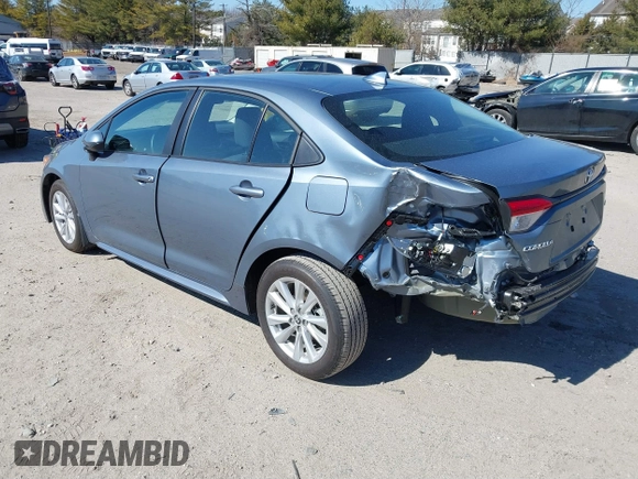 2025 Toyota Corolla LE z VIN 5YFB4MDEXSP241048, wystawiony jako IAAI lot #41710245 z przebiegiem 4 195 mil mil oraz . Historia ofert i sprzedaży dostępna na DreamBid. Obrazek 3.