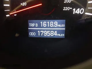 2006 Toyota Highlander Hybrid with VIN JTEDW21A960006905, listed as a IAAI auction lot 41520226 with 179,584 mi miles. Bid and sale history available at carsss.com. Image 15.