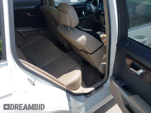 2012 Mercedes-Benz GLK with VIN WDCGG5GB4CF877097, listed as a IAAI auction lot 42127733 with Not Provided miles. Bid and sale history available at carsss.com. Image 8.