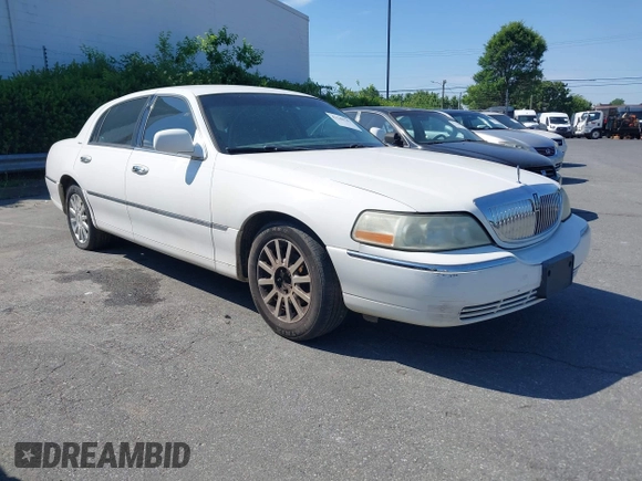 2006 Lincoln Town Car Signature z VIN 1LNHM81V46Y634398, wystawiony jako IAAI lot #42140781 z przebiegiem 159 256 mil mil oraz . Historia ofert i sprzedaży dostępna na DreamBid. Obrazek 1.