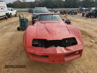 1980 Chevrolet Corvette z VIN 1Z878AS425658, wystawiony jako Copart lot #88527365 z przebiegiem 660 624 mil mil oraz Szkoda całkowita • Salvage title. Historia ofert i sprzedaży dostępna na DreamBid. Obrazek 5.