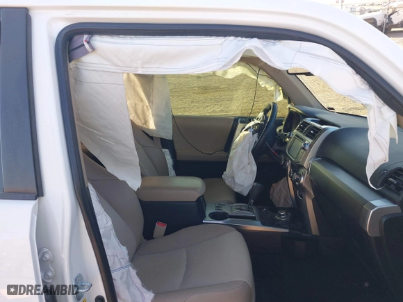 2017 Toyota 4Runner SR5 with VIN JTEBU5JR9H5440400, listed as a IAAI auction lot 41479639 with 99,444 mi miles. Bid and sale history available at carsss.com. Image 5.