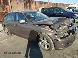 2014 BMW 3 Series 328i xDrive with VIN WBA3G7C54EKN37276, listed as a Copart auction lot 85689254 with 109,119 mi miles and Salvage Title. Bid and sale history available at carsss.com. Image 4.
