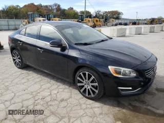 2015 Volvo S60 T5 Drive-E Platinum with VIN YV140MFD9F1317310, listed as a Copart auction lot 73560723 with 132,252 mi miles. Bid and sale history available at carsss.com. Image 4.