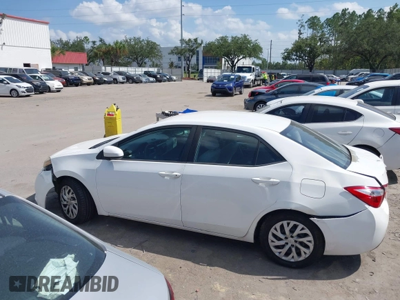 2015 Toyota Corolla L z VIN 5YFBURHE3FP271683, wystawiony jako IAAI lot #37424533 z przebiegiem 153 438 mil mil oraz . Historia ofert i sprzedaży dostępna na DreamBid. Obrazek 14.