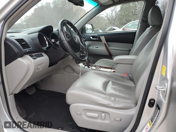 2011 Toyota Highlander Limited z VIN 5TDDK3EH3BS057997, wystawiony jako Copart lot #82836164 z przebiegiem 196 690 mil mil oraz Czysty tytuł • Clean title. Historia ofert i sprzedaży dostępna na DreamBid. Obrazek 7.