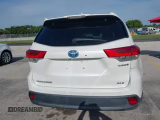 2018 Toyota Highlander Hybrid XLE с VIN 5TDJGRFH2JS051886, выставлен на аукционе IAAI как лот 42739821 с пробегом 131 880 миль миль и . История ставок и продаж доступна на DreamBid. Изображение 16.