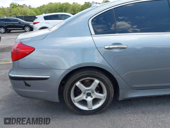 2013 Hyundai Genesis 3.8L with VIN KMHGC4DD1DU256345, listed as a IAAI auction lot 42187431 with 117,528 mi miles and . Bid and sale history available at DreamBid. Image 18.