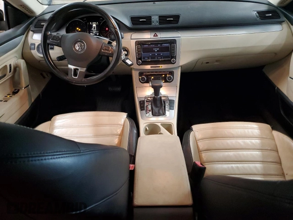 2009 Volkswagen CC 4Motion with VIN WVWGU73C29E513798, listed as a Copart auction lot 54094385 with 105,815 mi miles and Clean Title. Bid and sale history available at carsss.com. Image 8.