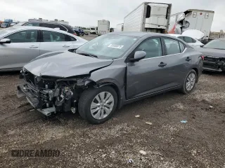 2024 Nissan Sentra S z VIN 3N1AB8BVXRY278822, wystawiony jako Copart lot #55658075 z przebiegiem 24 809 mil mil oraz Szkoda całkowita • Salvage title. Historia ofert i sprzedaży dostępna na DreamBid. Obrazek 1.