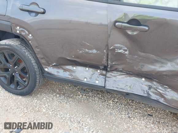 2017 Jeep Renegade Latitude с VIN ZACCJBBB5HPE59972, выставлен на аукционе IAAI как лот 40132369 с пробегом 121 679 миль миль и . История ставок и продаж доступна на DreamBid. Изображение 17.
