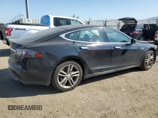 2014 Tesla Model S 60 z VIN 5YJSA1S19EFP56100, wystawiony jako Copart lot #62331725 z przebiegiem Nie podano mil oraz Szkoda całkowita • Salvage title. Historia ofert i sprzedaży dostępna na DreamBid. Obrazek 3.