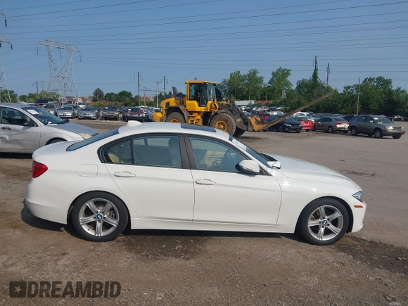 2015 BMW 3 Series 328i xDrive с VIN WBA3B5G51FNS20388, выставлен на аукционе IAAI как лот 42399201 с пробегом 97 349 миль миль и . История ставок и продаж доступна на DreamBid. Изображение 13.