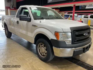 2014 Ford F-150 XL with VIN 1FTMF1CM4EKD13245, listed as a IAAI auction lot 41985605 with 187,743 mi miles. Bid and sale history available at carsss.com. Image 1.