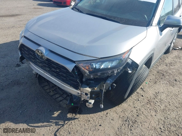 2020 Toyota RAV4 LE with VIN 2T3G1RFV7LW117920, listed as a IAAI auction lot 41637642 with 76,099 mi miles. Bid and sale history available at carsss.com. Image 6.