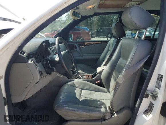 1997 Mercedes-Benz E-Class with VIN WDBJF55F2VJ024815, listed as a Copart auction lot 75228024 with 184,398 mi miles and Non Repairable. Bid and sale history available at carsss.com. Image 7.