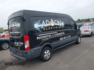 2017 Ford Transit z VIN 1FTYR2CM1HKB48712, wystawiony jako IAAI lot #39946351 z przebiegiem 82 749 mil mil oraz . Historia ofert i sprzedaży dostępna na DreamBid. Obrazek 4.