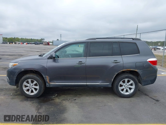 2013 Toyota Highlander with VIN 5TDZA3EH2DS045965, listed as a IAAI auction lot 41922104 with 182,688 mi miles and . Bid and sale history available at DreamBid. Image 15.