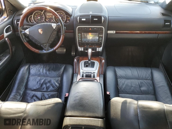 2006 Porsche Cayenne Turbo z VIN WP1AC29P86LA91645, wystawiony jako Copart lot #77609834 z przebiegiem 167 664 mil mil oraz Szkoda całkowita • Salvage title. Historia ofert i sprzedaży dostępna na DreamBid. Obrazek 8.