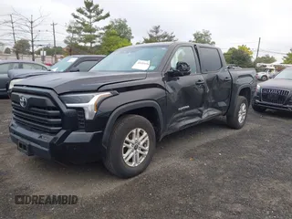 2022 Toyota Tundra 2WD SR5 with VIN 5TFLA5AB1NX001339, listed as a IAAI auction lot 40515694 with 47,644 mi miles. Bid and sale history available at carsss.com. Image 2.