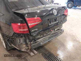 2015 Volkswagen Jetta Sedan 2.0L TDI SEL with VIN 3VWLA7AJ2FM341784, listed as a IAAI auction lot 41577281 with 139,688 mi miles. Bid and sale history available at carsss.com. Image 6.