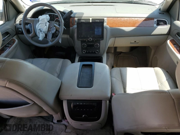 2008 GMC Yukon XL SLT 4SA z VIN 1GKFC16068J243658, wystawiony jako Copart lot #52798235 z przebiegiem 123 202 mil mil oraz Szkoda całkowita • Salvage title. Historia ofert i sprzedaży dostępna na DreamBid. Obrazek 8.