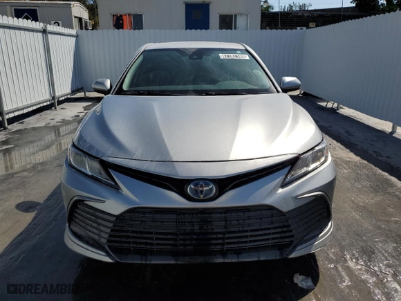 2022 Toyota Camry Hybrid LE with VIN 4T1C31AK6NU575340, listed as a Copart auction lot 47107145 with 51,979 mi miles and Clean Title. Bid and sale history available at carsss.com. Image 5.