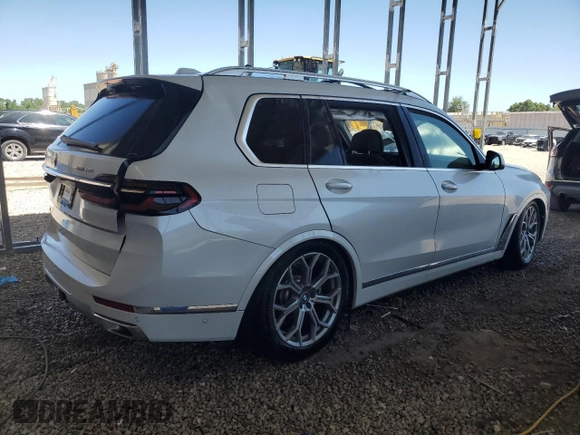 2024 BMW X7 xDrive40i z VIN 5UX23EM07R9U74509, wystawiony jako Copart lot #58172885 z przebiegiem Nie podano mil oraz Szkoda całkowita • Salvage title. Historia ofert i sprzedaży dostępna na DreamBid. Obrazek 3.