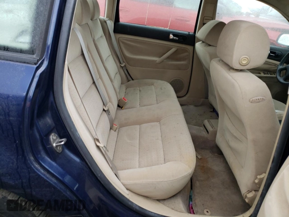 2000 Volkswagen Passat with VIN WVWMA23B9YP355680, listed as a Copart auction lot 45560034 with 82,100 mi miles and Salvage title. Bid and sale history available at DreamBid. Image 10.