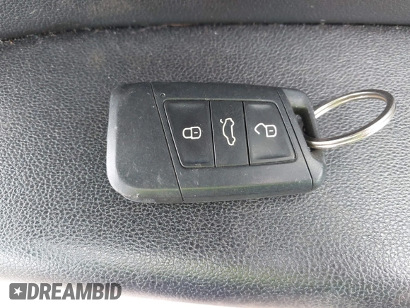 2018 Volkswagen Atlas SE with VIN 1V2KR2CA6JC560411, listed as a IAAI auction lot 41887472 with 168,155 mi miles and . Bid and sale history available at DreamBid. Image 11.