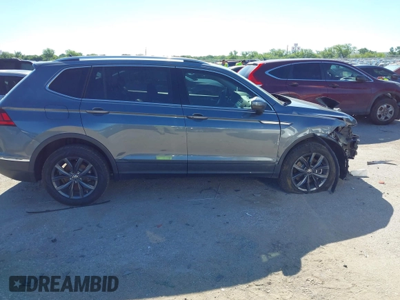2024 Volkswagen Tiguan SE with VIN 3VV3B7AX9RM001526, listed as a IAAI auction lot 42216575 with 8,548 mi miles and . Bid and sale history available at DreamBid. Image 13.