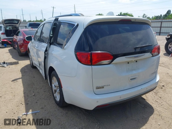 2020 Chrysler Pacifica Limited z VIN 2C4RC1GG6LR171708, wystawiony jako IAAI lot #42016454 z przebiegiem 97 162 mil mil oraz . Historia ofert i sprzedaży dostępna na DreamBid. Obrazek 3.