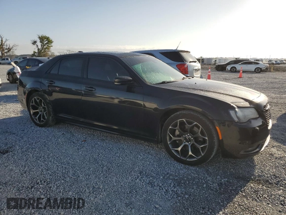 2015 Chrysler 300 S z VIN 2C3CCABT5FH736071, wystawiony jako Copart lot #52608825 z przebiegiem 189 263 mil mil oraz Nie do naprawy • Non repairable. Historia ofert i sprzedaży dostępna na DreamBid. Obrazek 4.