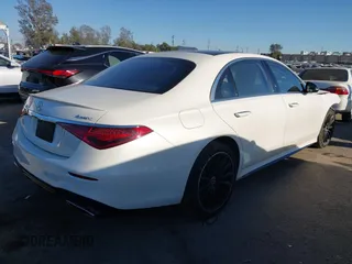 2022 Mercedes-Benz S 580 with VIN W1K6G7GB7NA155903, listed as a IAAI auction lot 41867399 with 60,573 mi miles and . Bid and sale history available at DreamBid. Image 4.