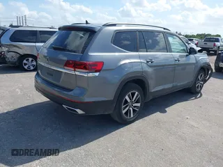 2022 Volkswagen Atlas SE with VIN 1V2DP2CA9NC542764, listed as a IAAI auction lot 42169444 with 33,506 mi miles and . Bid and sale history available at DreamBid. Image 4.