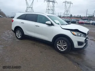 2017 Kia Sorento LX V6 with VIN 5XYPG4A5XHG229951, listed as a IAAI auction lot 41731240 with 89,943 mi miles. Bid and sale history available at carsss.com. Image 1.
