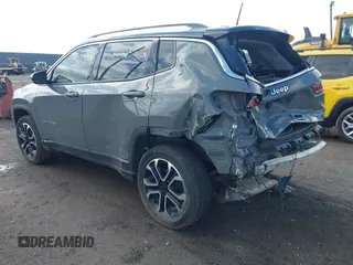 2022 Jeep Compass High Altitude z VIN 3C4NJDCB3NT145518, wystawiony jako IAAI lot #42143357 z przebiegiem 58 276 mil mil oraz . Historia ofert i sprzedaży dostępna na DreamBid. Obrazek 3.