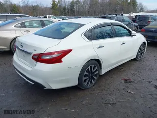 2018 Nissan Altima 2.5 SV with VIN 1N4AL3AP5JC170904, listed as a IAAI auction lot 41621502 with 115,674 mi miles. Bid and sale history available at carsss.com. Image 4.