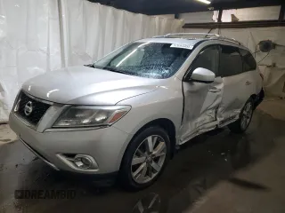 2014 Nissan Pathfinder S with VIN 5N1AR2MM8EC692724, listed as a Copart auction lot 52693365 with 179,913 mi miles and Salvage Title. Bid and sale history available at carsss.com. Image 1.