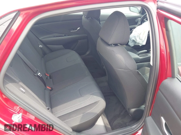 2024 Hyundai Elantra SE z VIN KMHLL4DG3RU824076, wystawiony jako IAAI lot #42471521 z przebiegiem 2 359 mil mil oraz . Historia ofert i sprzedaży dostępna na DreamBid. Obrazek 8.