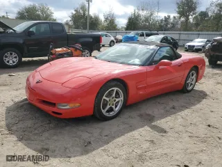 2000 Chevrolet Corvette with VIN 1G1YY32G1Y5111784, listed as a Copart auction lot 44208675 with 135,115 mi miles and Salvage Title. Bid and sale history available at carsss.com. Image 1.