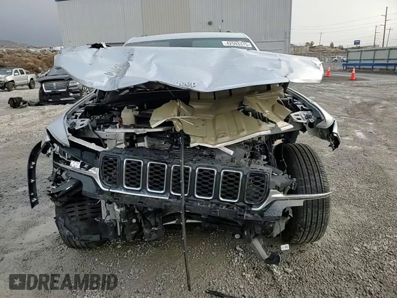 2024 Jeep Grand Cherokee Laredo X with VIN 1C4RJHAGXRC179299, listed as a Copart auction lot 42593375 with 0 mi miles and Salvage Title. Bid and sale history available at carsss.com. Image 10.