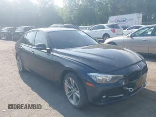 2013 BMW 3 Series 328i xDrive z VIN WBA3B3C53DF538577, wystawiony jako IAAI lot #42521695 z przebiegiem 115 849 mil mil oraz . Historia ofert i sprzedaży dostępna na DreamBid. Obrazek 1.