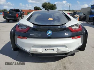 2015 BMW i8 z VIN WBY2Z2C50FV392795, wystawiony jako Copart lot #76099804 z przebiegiem Nie podano mil oraz Szkoda całkowita • Salvage title. Historia ofert i sprzedaży dostępna na DreamBid. Obrazek 6.